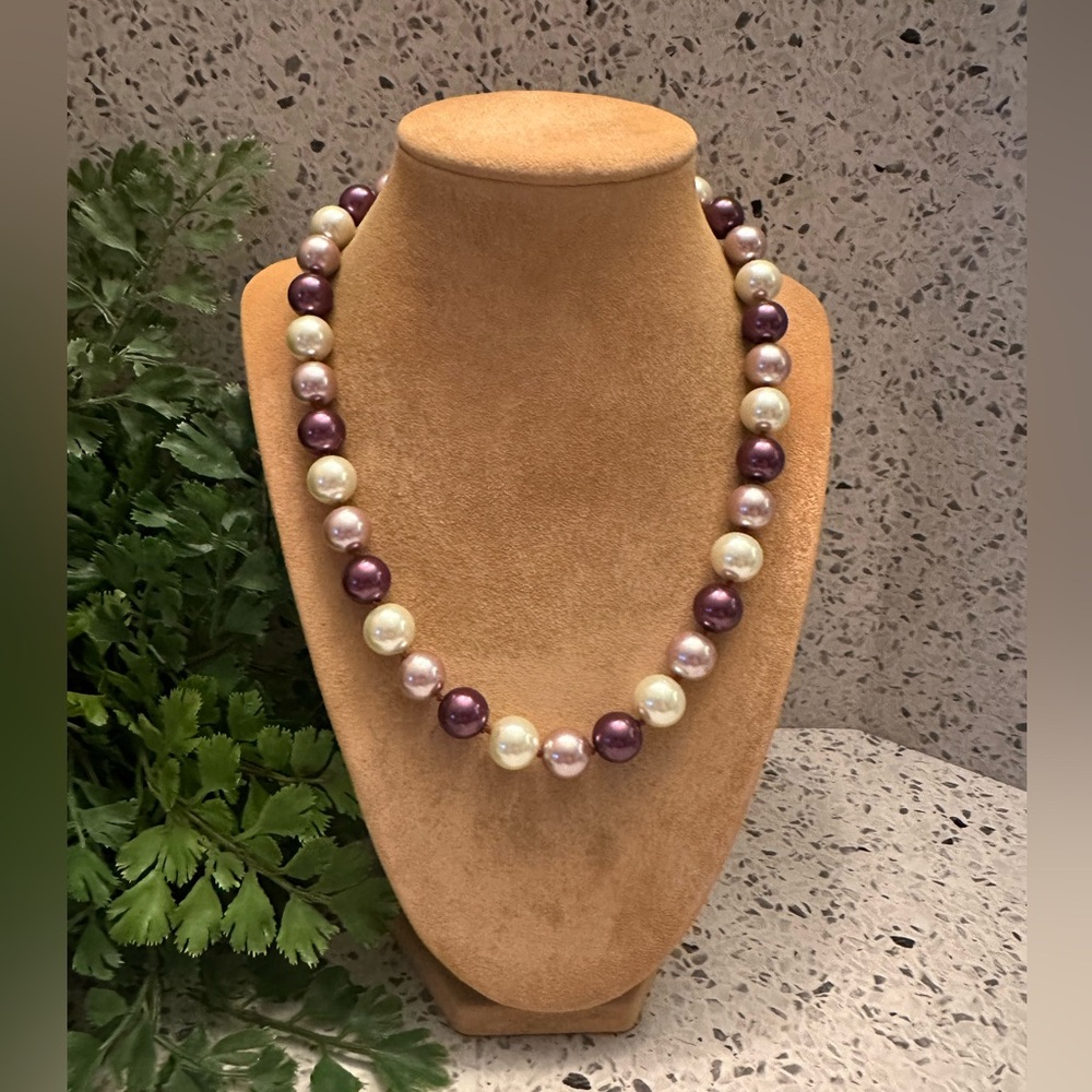 Purple pearl bead necklace - Picture 2 of 6